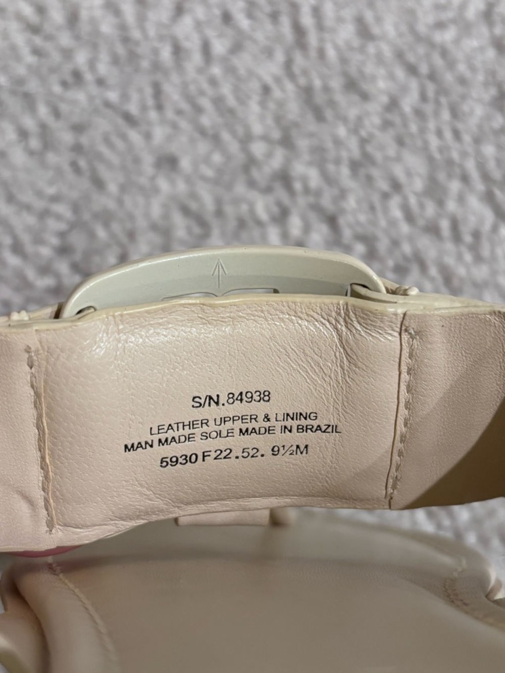 NEVER WORN Tory Burch Cream Leather Croc Embossed Sandals 9.5 - Picture 8 of 9
